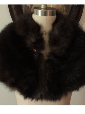 1950's Vintage Brown Fox Fur Shoulder Cape